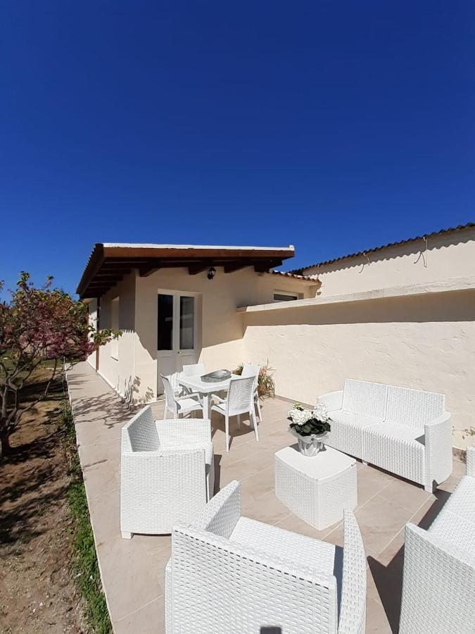 Ferienwohnung Stazzo San Teodoro Piscina Condivisa Exterior foto