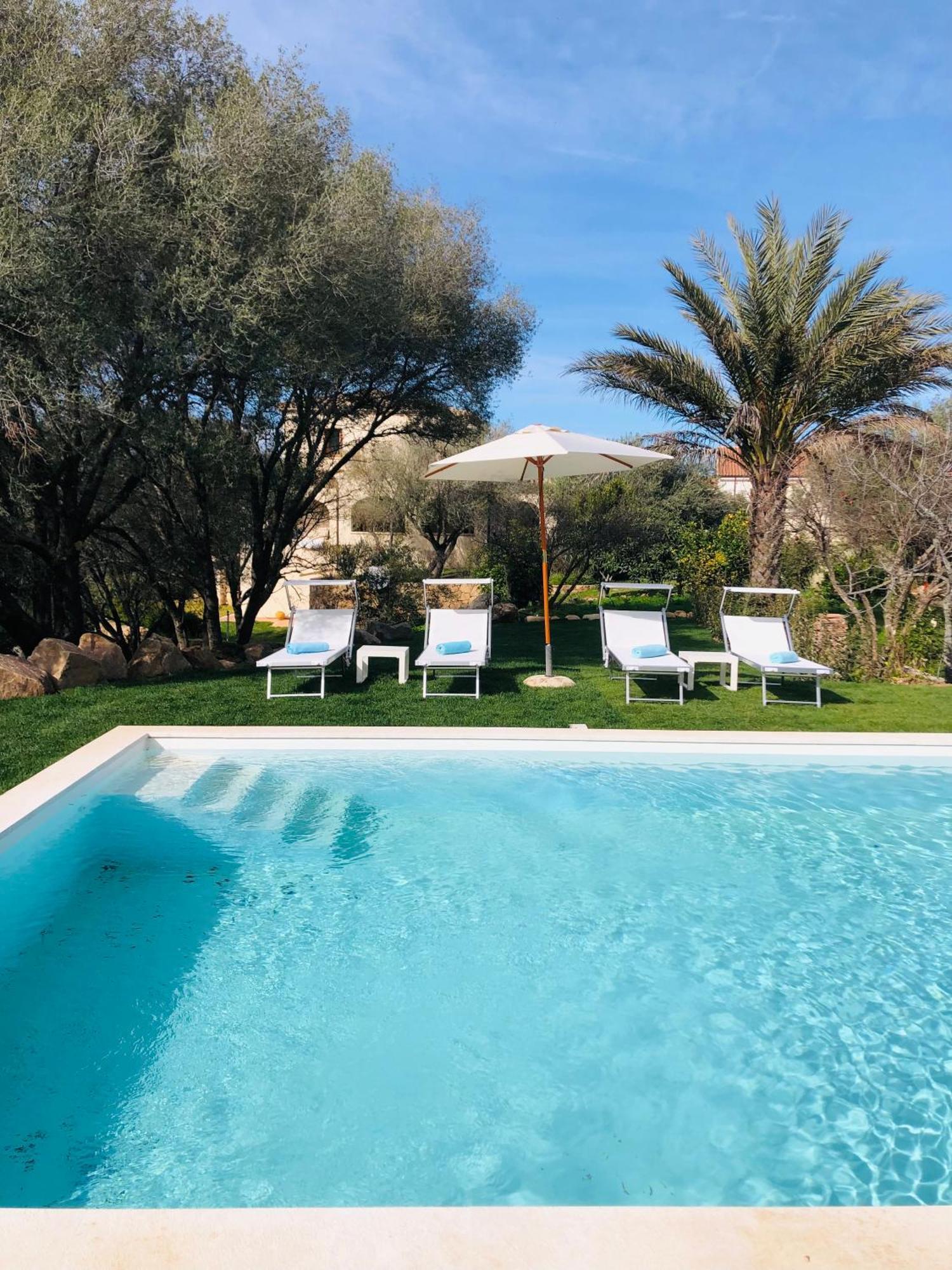 Ferienwohnung Stazzo San Teodoro Piscina Condivisa Exterior foto