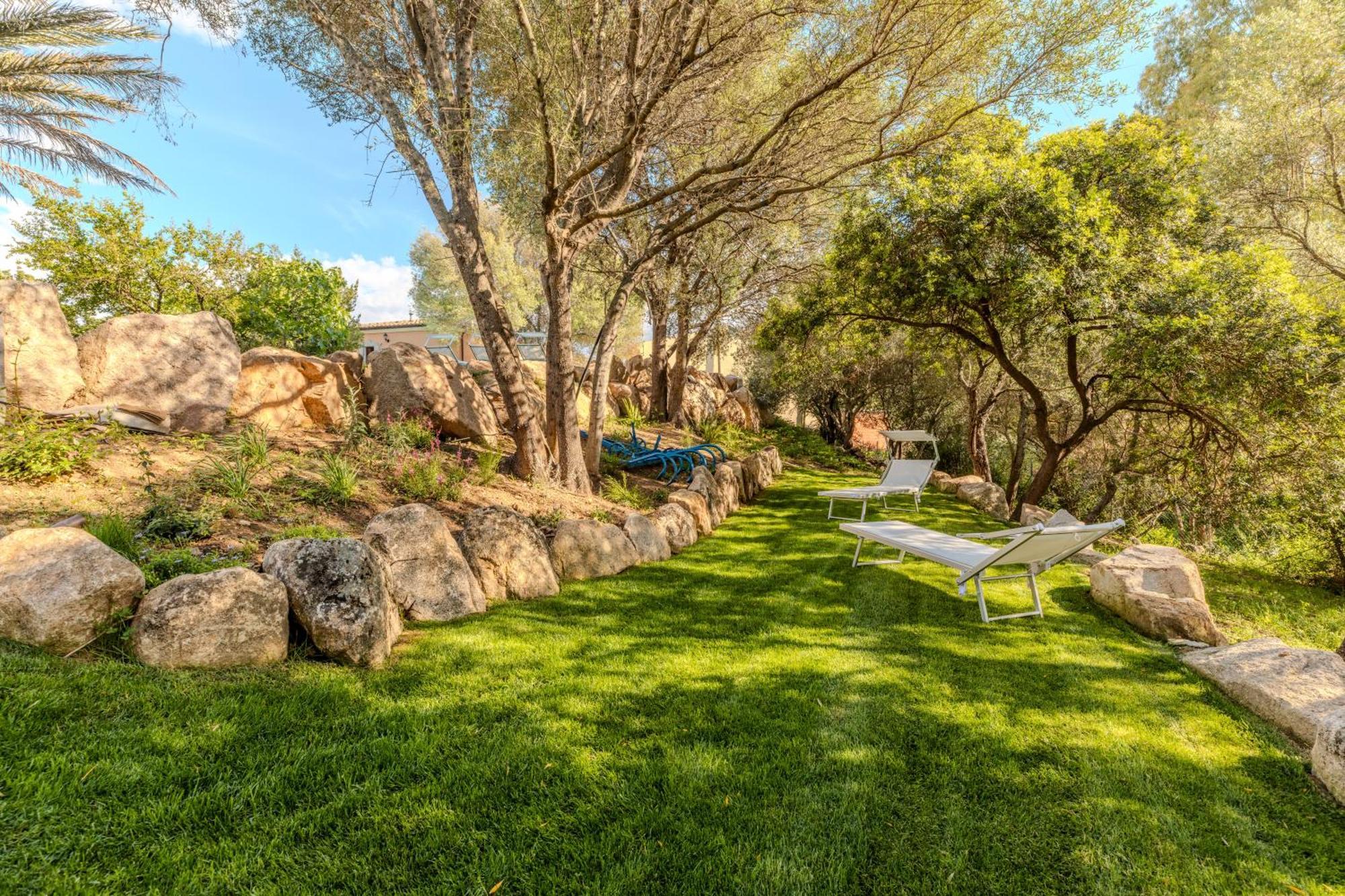 Ferienwohnung Stazzo San Teodoro Piscina Condivisa Exterior foto