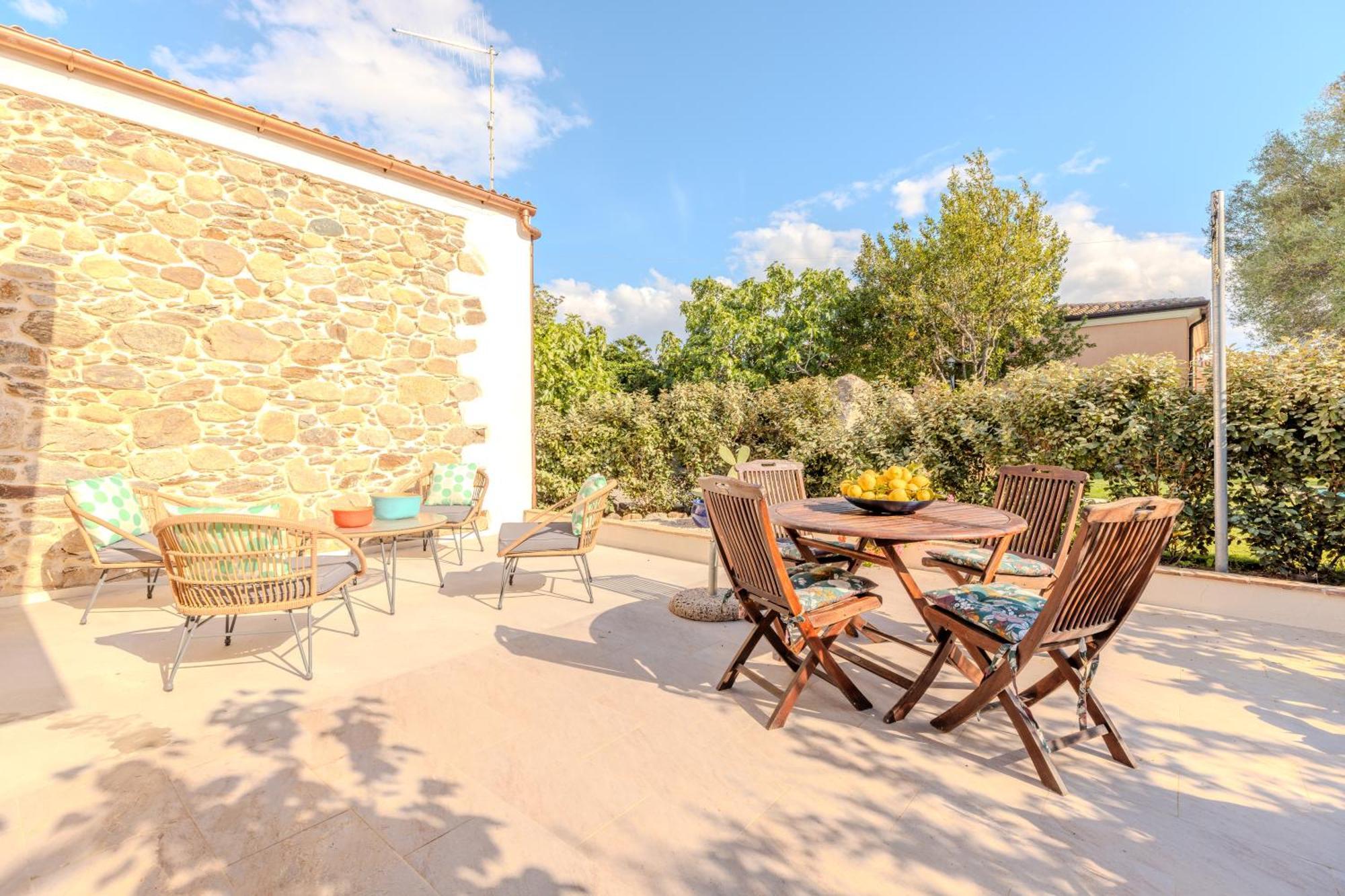Ferienwohnung Stazzo San Teodoro Piscina Condivisa Exterior foto