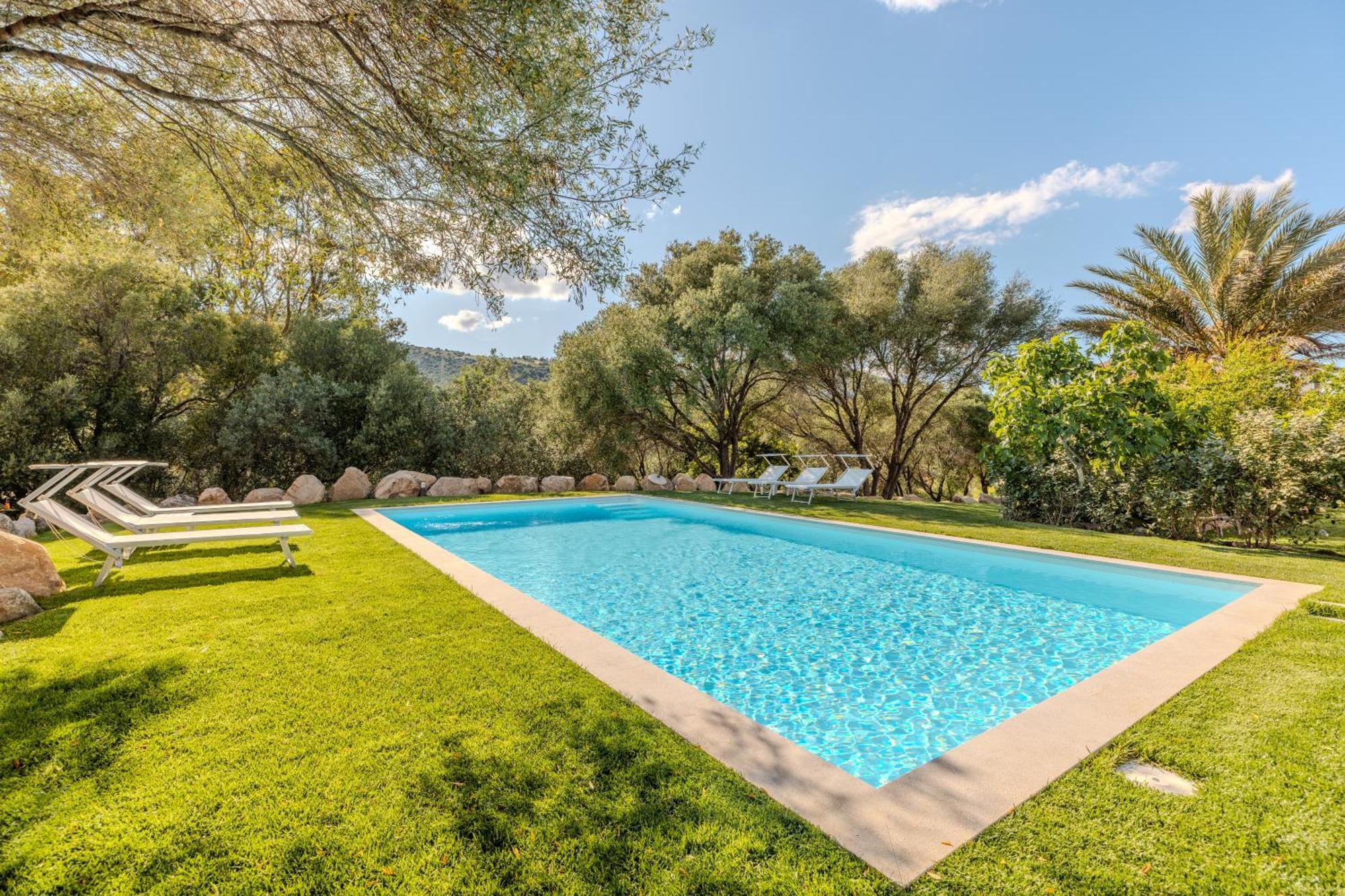 Ferienwohnung Stazzo San Teodoro Piscina Condivisa Exterior foto